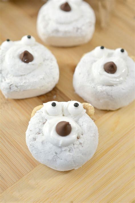 Easy DIY Polar Bear Christmas Donuts | Recipe | Christmas donuts ...