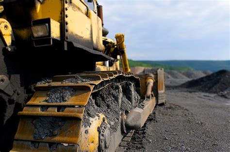 What Are the Parts of a Bulldozer Undercarriage | Diagram, Pictures ...