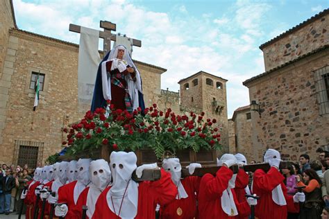 5 towns to travel to for Easter in Spain | B-Travel 2025