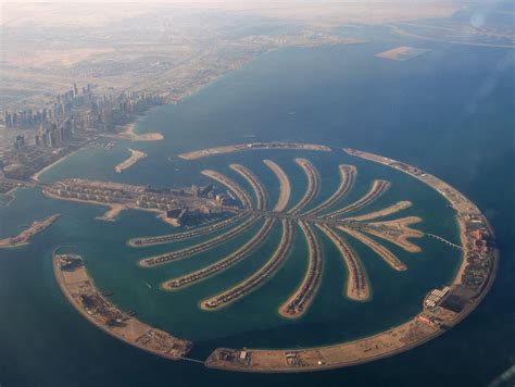 The Man-Made Island of Dubai | SJC100-Islands-as-Metaphors