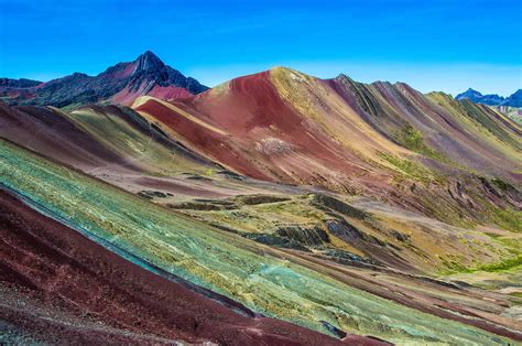 What Expect When Hiking Rainbow Mountain in Peru | The Planet D