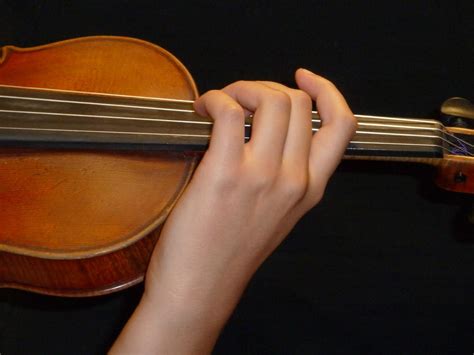 A step-by-step guide to mastering violin vibrato | Article | The Strad