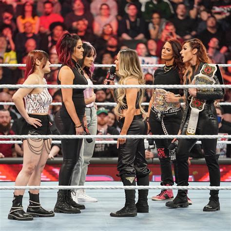 Lita, Becky Lynch, Trish Stratus vs IYO SKY, Bayley, Dakota Kai | Raw ...