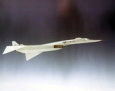 XB-70 Valkyrie - The Mach 3 Superbomber - PlaneHistoria