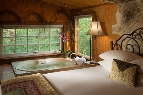 The 7 Best Hotels with In-Room Jacuzzi in Texas