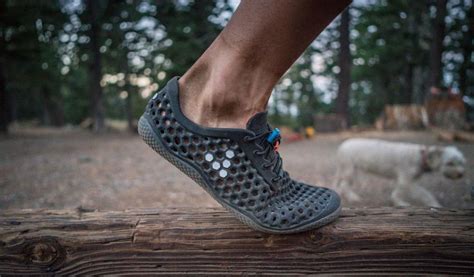 7 Best Camp Shoes: Guide to Ultralight Backpacking Footwear ...