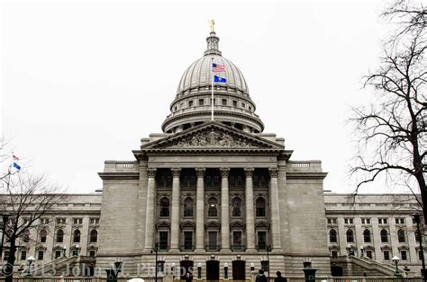 SKEPTIC PHOTO: WISCONSIN STATE CAPITOL