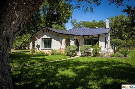 With Waterfront - Homes for Sale in New Braunfels, TX | realtor.com®