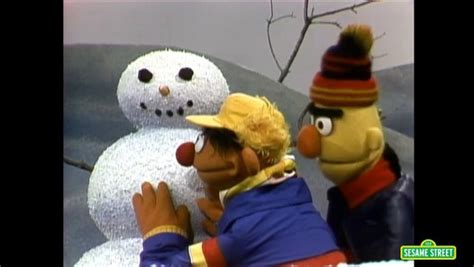 Sesame Street: How to Build a Snowman (with Bert and Ernie ...