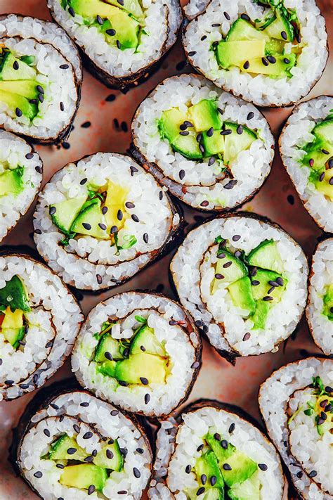 Avocado Sushi Rolls Recipe | The Awesome Green