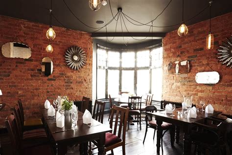 RESTAURANT - OLD HOUSE British Pub, Pub Food, Restaurant Kitchen ...