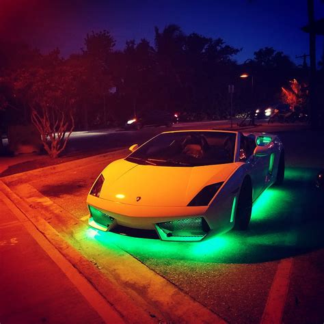 Descubrir 54+ imagen lamborghini con luces led - Abzlocal.mx