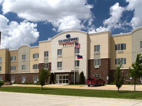 Hotels near University of Illinois | Candlewood Suites Champaign-Urbana ...