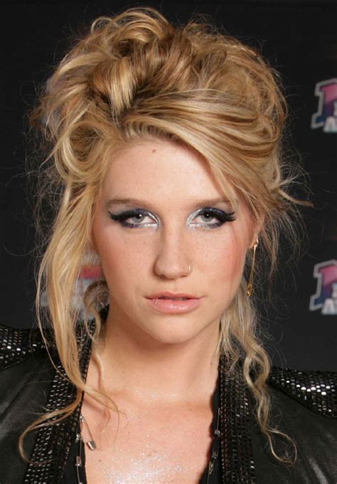 F Hairstyles: Kesha Hairstyles Pictures 2012