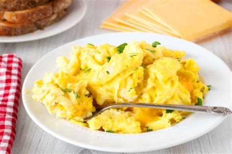 Scrambled Eggs With Cheese - The Anthony Kitchen