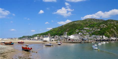 Campsites near the beach in Barmouth, North Wales