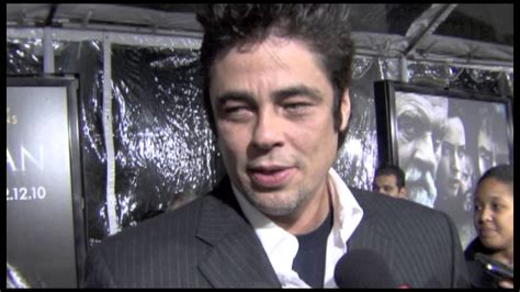 Benicio Del Toro Interview - The Wolfman - YouTube