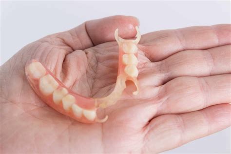 Why choose flexible partial dentures over traditional | EVDP