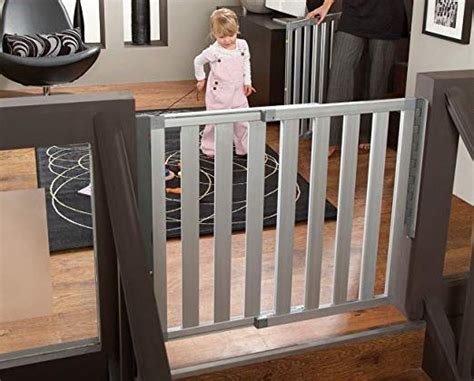 4 Best Freestanding Baby Gates | Indoor-Outdoor Stand Alone Baby Gates