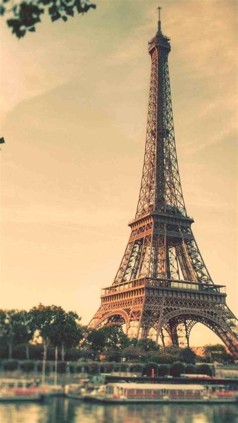 eiffel tower aesthetic wallpaper Aesthetic eiffel tower wallpapers ...