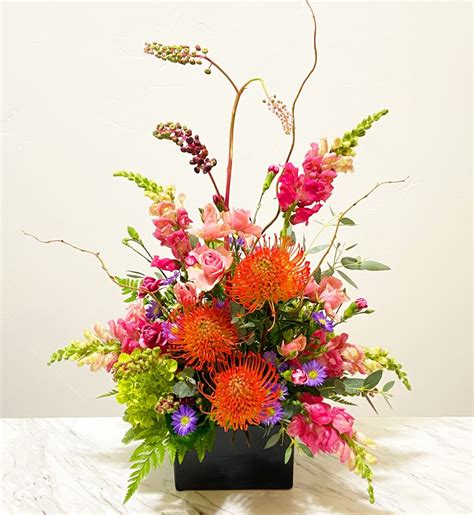 Fast & Reliable Local Flower Delivery - Naho's Floral Design