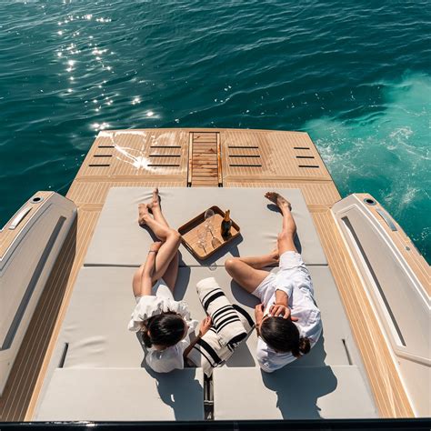 Yachting Etiquette - Do's and Don'ts - Elgen Yachting