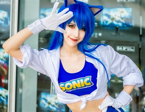 Sonic The Hedgehog Cosplay