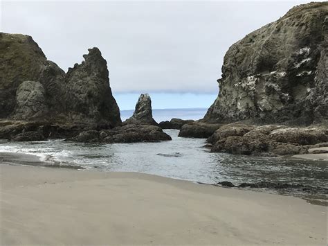 Bandon Oregon | City by the sea, Bandon oregon, Beach