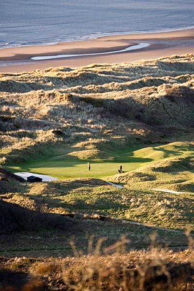 Golf Course in Harlech, Wales : r/pics