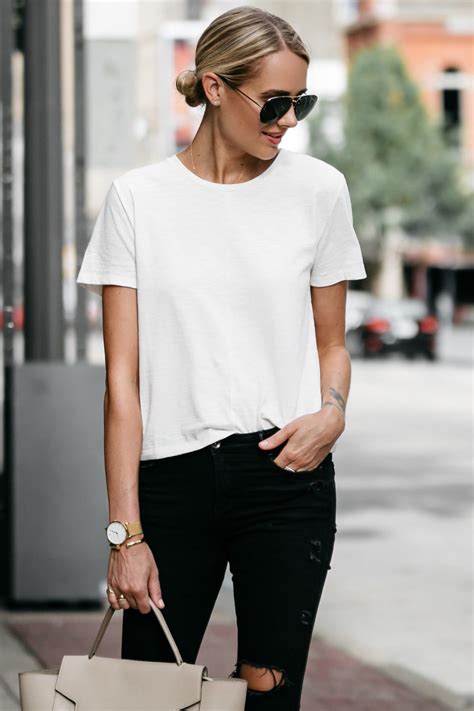 AN EASY WHITE TSHIRT AND JEANS OUTFIT | Fashion Jackson