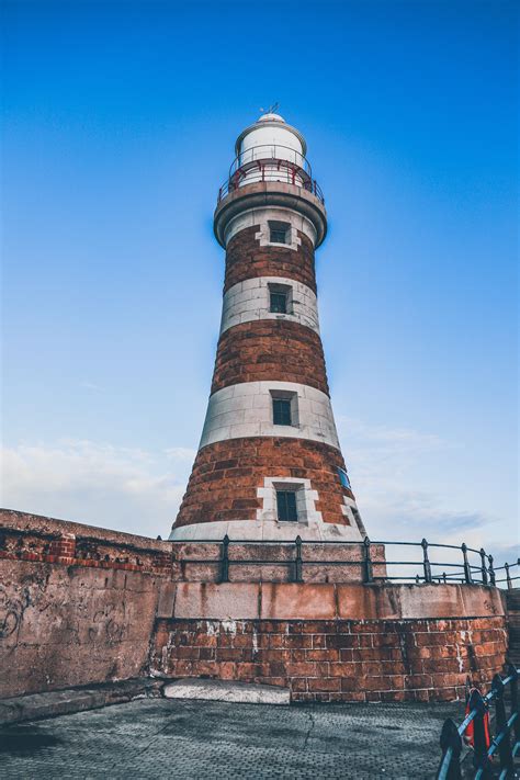 Roker Lighthouse | Lighthouse, Victorian buildings, Interesting buildings