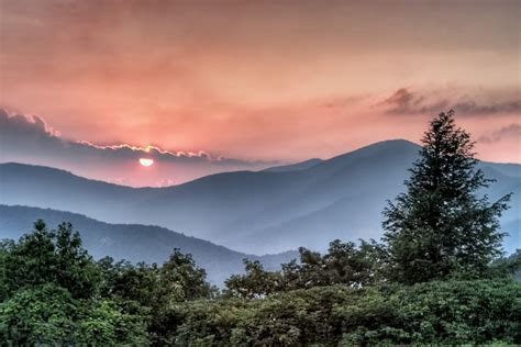 Sunset on Cold Mountain along the Blue Ridge Parkway in North Carolina ...