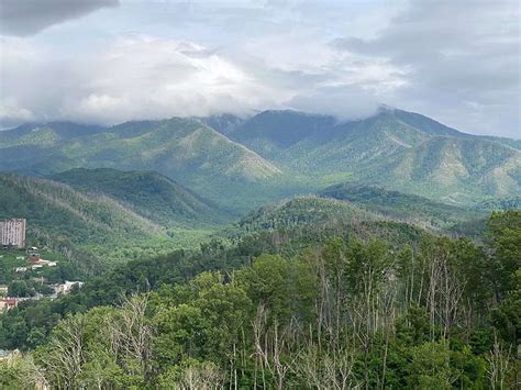 Gatlinburg Scenic Overlook: Panoramic Views