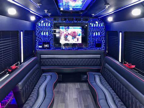 Party Bus | Bobs Limo Service