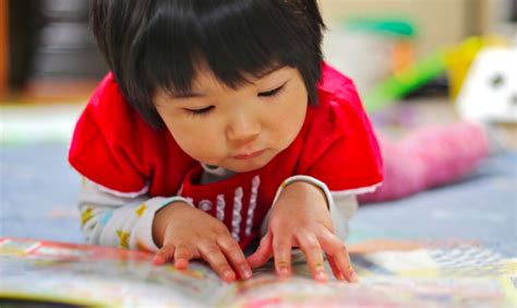 Kebaikan Baca Buku Sebelum Tidur, Boleh Latih Anak Tertidur Dengan Sendiri