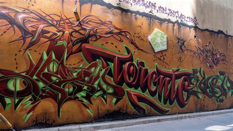 Toronto Street Art: Self Guided Tour of Toronto Murals | Justin Plus Lauren