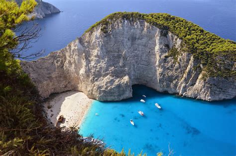 Greek Island Hopping Itinerary - The best list of Greek Islands to visit!