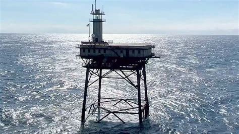 Frying Pan Tower Camera Off the Coast of N.C. Shakes as Hurricane Ian ...