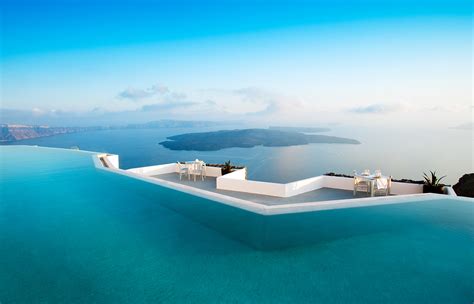 Best Luxury Hotel In Santorini