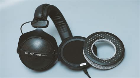 Beyerdynamic DT 770 PRO (80 Ohm) Studio Headphones Review