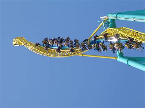 20+ Scariest Roller Coasters In The World… NO WAY I’d Ride #11