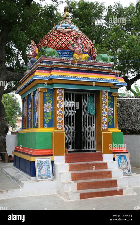 Small Hindu temple , Chennai , India Stock Photo - Alamy