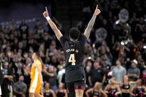 Texas A&M basketball: Aggies slip past No. 11 Tennessee