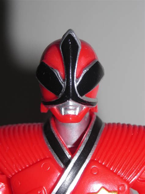 My Shiny Toy Robots: Toybox REVIEW: Power Rangers Samurai Mega Red Ranger