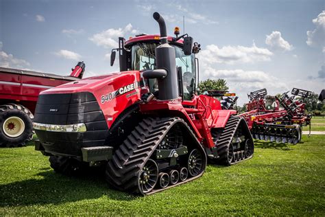 The Case IH Steiger tractors are truly beautiful pieces of engineering ...