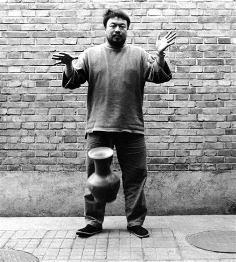 The broken million-dollar vase - Ai Weiwei - Public Delivery