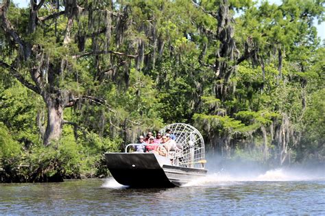 Small or Large airboat swamp tour? - Swamp Tours New Orleans