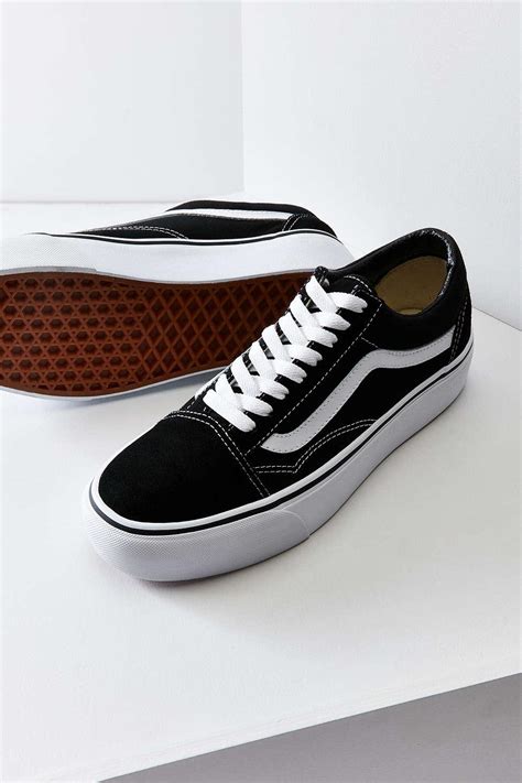 Vans Old Skool Platform Sneaker in Black | Lyst