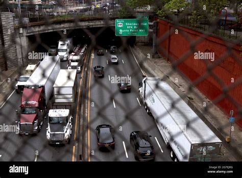 The Bronx, New York, NY, USA, 13th. July, 2021. Midday traffic on the ...