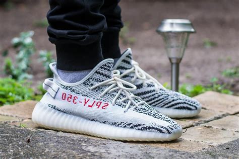 Adidas Yeezy Boost 350 V2 Zebra Review | Adidas yeezy outfit, Adidas ...